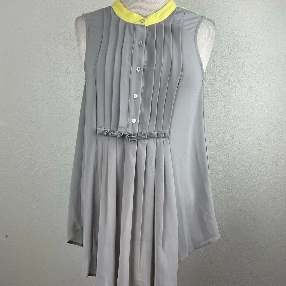 Papermoon Half Button Down Sleeveless Blouse Top Size S EUC